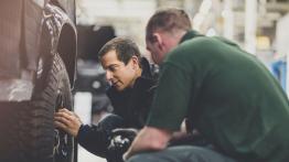 Land Rover Defender 2,000,000 (2015) - taśma produkcyjna