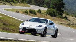 Nissan 370Z Nismo (2015) - widok z przodu