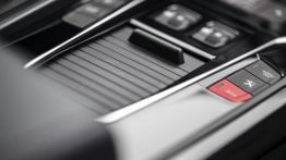 Peugeot 508 Sedan Facelifting (2015) - tunel środkowy między fotelami