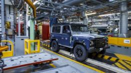 Land Rover Defender 2,000,000 (2015) - taśma produkcyjna