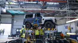 Land Rover Defender 2,000,000 (2015) - taśma produkcyjna