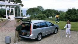 Citroen C5 - tył - bagażnik otwarty