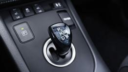 Toyota Auris II Hatchback Facelifting Hybrid (2015) - dźwignia zmiany biegów