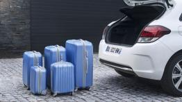 Citroen C4 II Hatchback Facelifting (2015) - tył - bagażnik otwarty