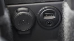 Peugeot 508 Sedan Facelifting (2015) - gniazda multimedialne