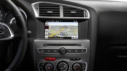 Citroen C4 II Hatchback Facelifting (2015) - konsola środkowa