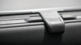 Peugeot 508 Sedan Facelifting (2015) - roleta przeciwsłoneczna z tyłu