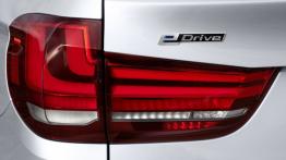 BMW X5 III xDrive40e (2015) - lewy tylny reflektor - wyłączony