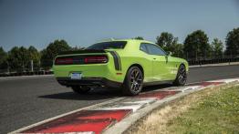 Dodge Challenger III Facelifting (2015) - widok z tyłu