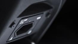 Peugeot 308 II SW GT (2015) - gniazdko 230V z tyłu