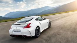 Nissan 370Z Nismo (2015) - widok z tyłu
