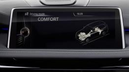 BMW X5 III xDrive40e (2015) - ekran systemu multimedialnego
