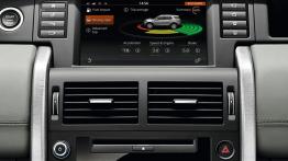 Land Rover Discovery Sport (2015) - ekran systemu multimedialnego