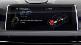 BMW X5 III xDrive40e (2015) - ekran systemu multimedialnego
