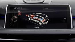 BMW X5 III xDrive40e (2015) - ekran systemu multimedialnego