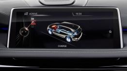 BMW X5 III xDrive40e (2015) - ekran systemu multimedialnego