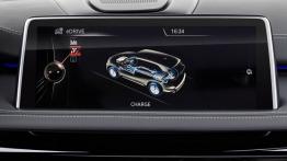 BMW X5 III xDrive40e (2015) - ekran systemu multimedialnego