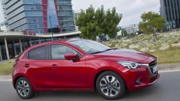 Mazda 2 III SKYACTIV-G 1.5 (2015) - prawy bok