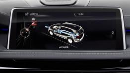 BMW X5 III xDrive40e (2015) - ekran systemu multimedialnego