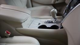 Nissan Murano III (2015) - tunel środkowy między fotelami