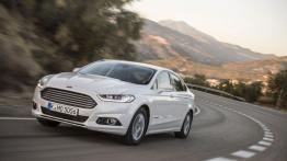 Ford Mondeo V Sedan Hybrid (2015) - widok z przodu