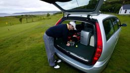 Citroen C5 - tył - bagażnik otwarty