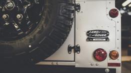 Land Rover Defender 2,000,000 (2015) - taśma produkcyjna