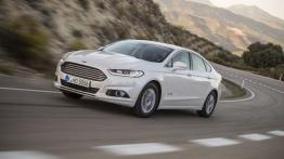 Ford Mondeo V Sedan Hybrid (2015) - widok z przodu