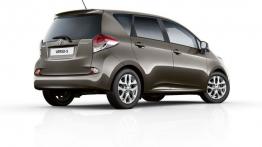 Toyota Verso-S Facelifting (2015) - prawy bok