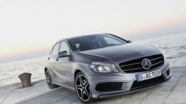 Mercedes Klasa A W176 Hatchback 5d 1.6 200 BlueEFFICIENCY 156KM 115kW 2012-2015