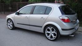 Opel Astra H Hatchback 5d 1.7 CDTI ECOTEC 80KM 59kW 2004-2005