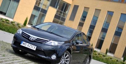 Toyota Avensis III Sedan Facelifting 1.6 Valvematic 132KM 97kW 2012-2015
