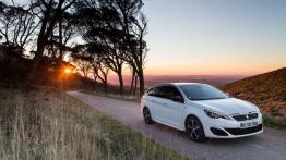 Peugeot 308 II SW GT (2015) - widok z przodu