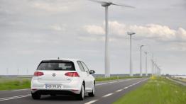 Volkswagen Golf VII Hatchback 3d TSI BlueMotion (2015) - widok z tyłu