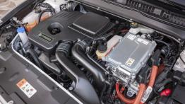 Ford Mondeo V Sedan Hybrid (2015) - silnik