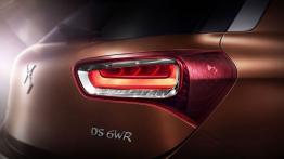 Citroen DS 6WR (2015) - prawy tylny reflektor - włączony