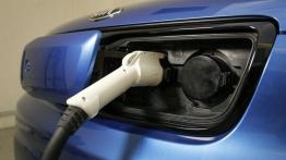 Kia Soul II EV (2015) - gniazdo ładowania w pasie przednim