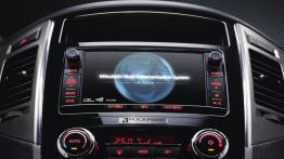 Mitsubishi Pajero IV Facelifting (2015) - konsola środkowa