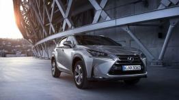 Lexus NX 200t Luxury (2015) - widok z przodu