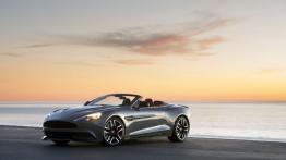 Aston Martin Vanquish Volante (2015) - lewy bok
