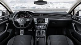 Volkswagen Passat B8 Alltrack (2015) - pełny panel przedni