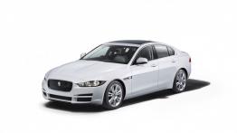 Jaguar XE 2.0T Prestige (2015) - lewy bok