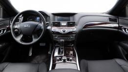 Infiniti Q70 L (2015) - pełny panel przedni