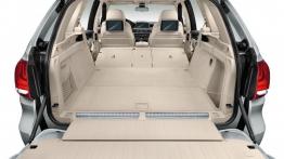BMW X5 III xDrive40e (2015) - bagażnik, tylna kanapa złożona