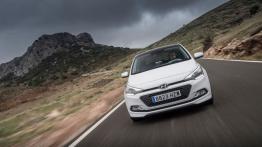 Hyundai i20 II Hatchback Kappa 1.4 MPI (2015) - widok z przodu