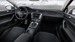 Volkswagen Passat B8 Alltrack (2015) - pełny panel przedni