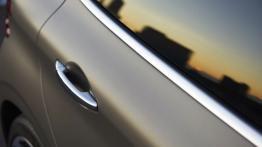 Peugeot 208 Hatchback 5d Facelifting BlueHDi Ice Grey (2015) - klamka tył