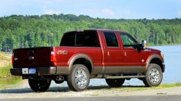 Ford serii F Super Duty 2015 - widok z tyłu