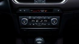 Mazda 6 III Sedan Facelifting (2015) - konsola środkowa