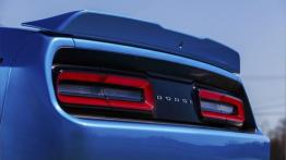 Dodge Challenger III Facelifting (2015) - tył - reflektory wyłączone